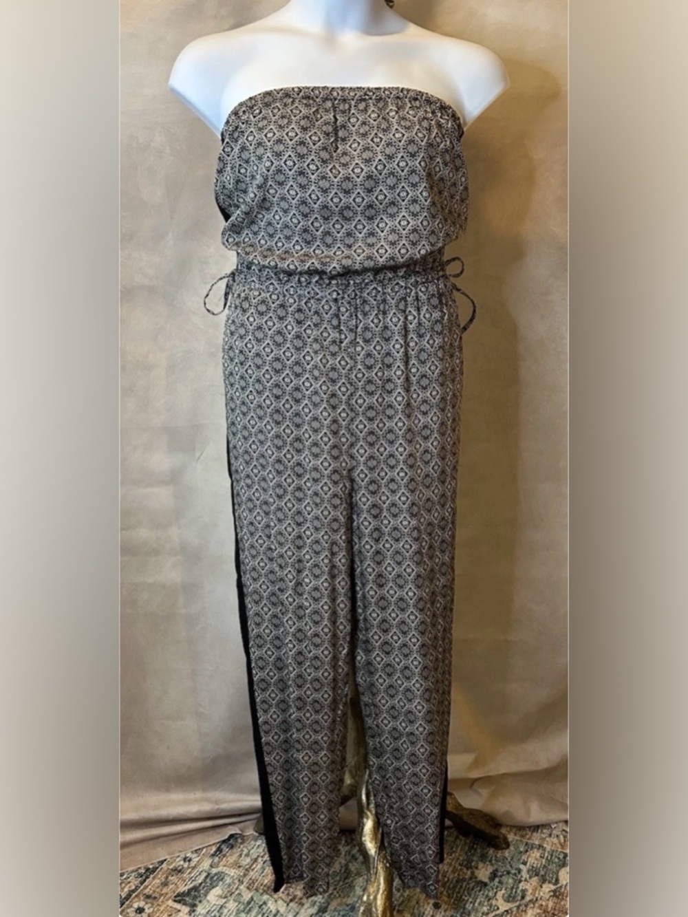 Forever 21 Black & Cream Design Sleeveless Jumpsuit w/Side Ties Size L